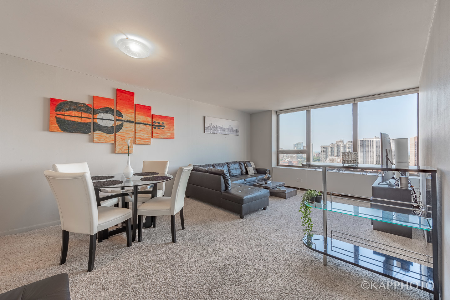 3930 N Pine Grove Avenue Unit: 2005