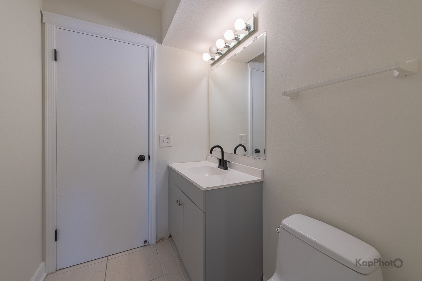 102 N Waterford Drive