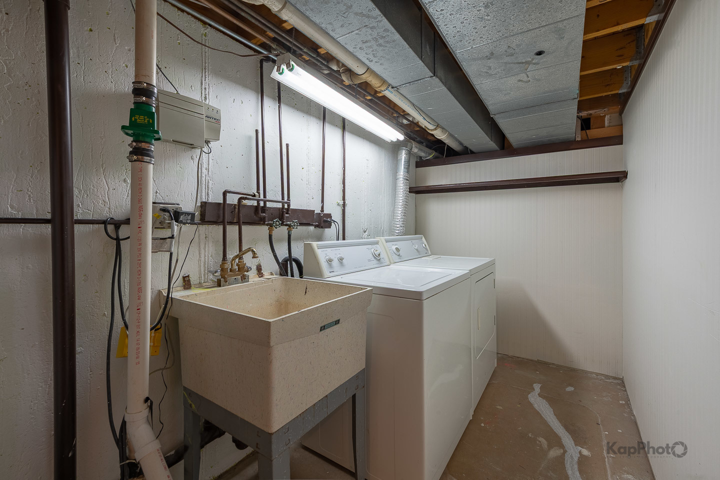 102 N Waterford Drive