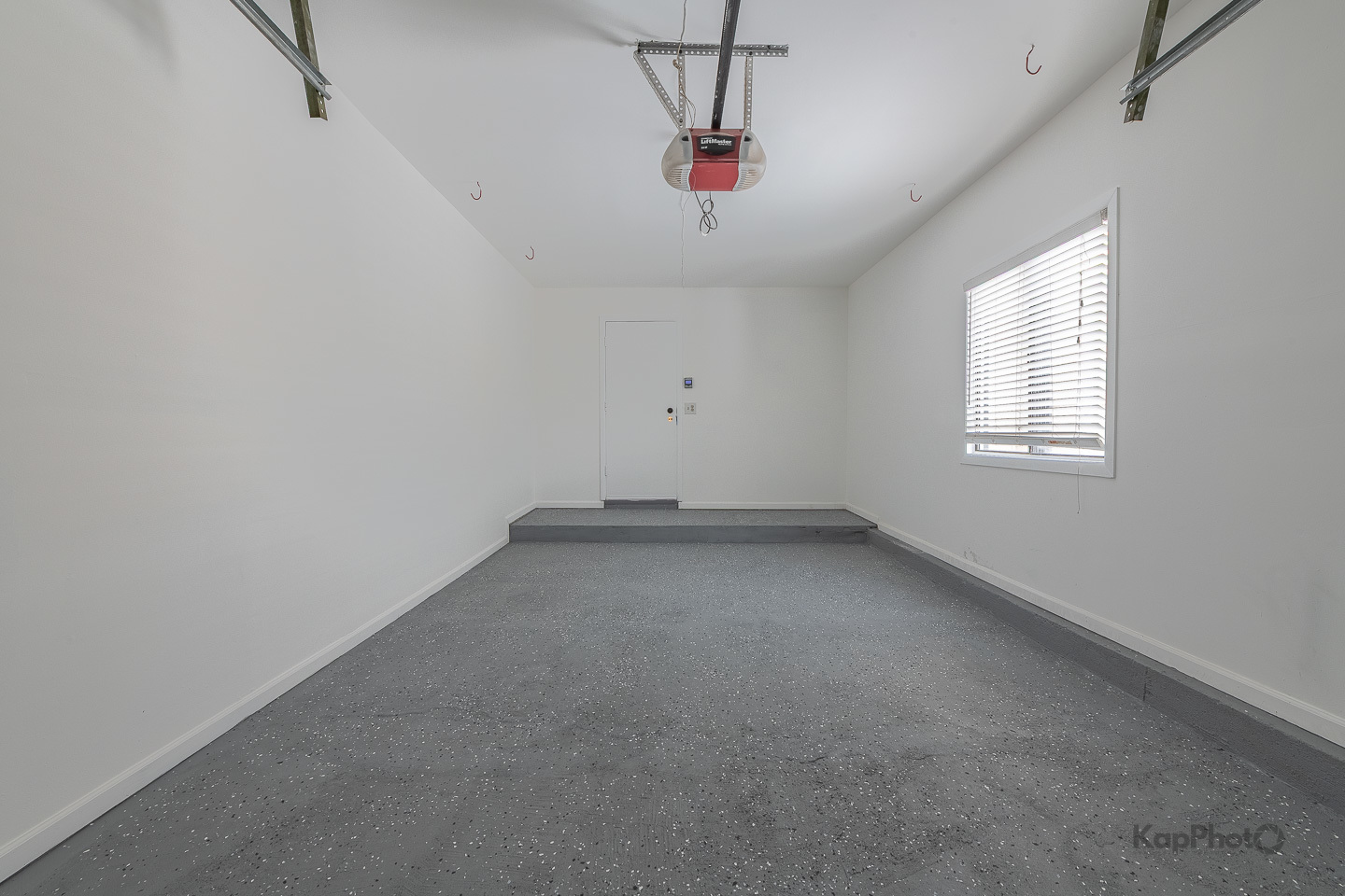 102 N Waterford Drive