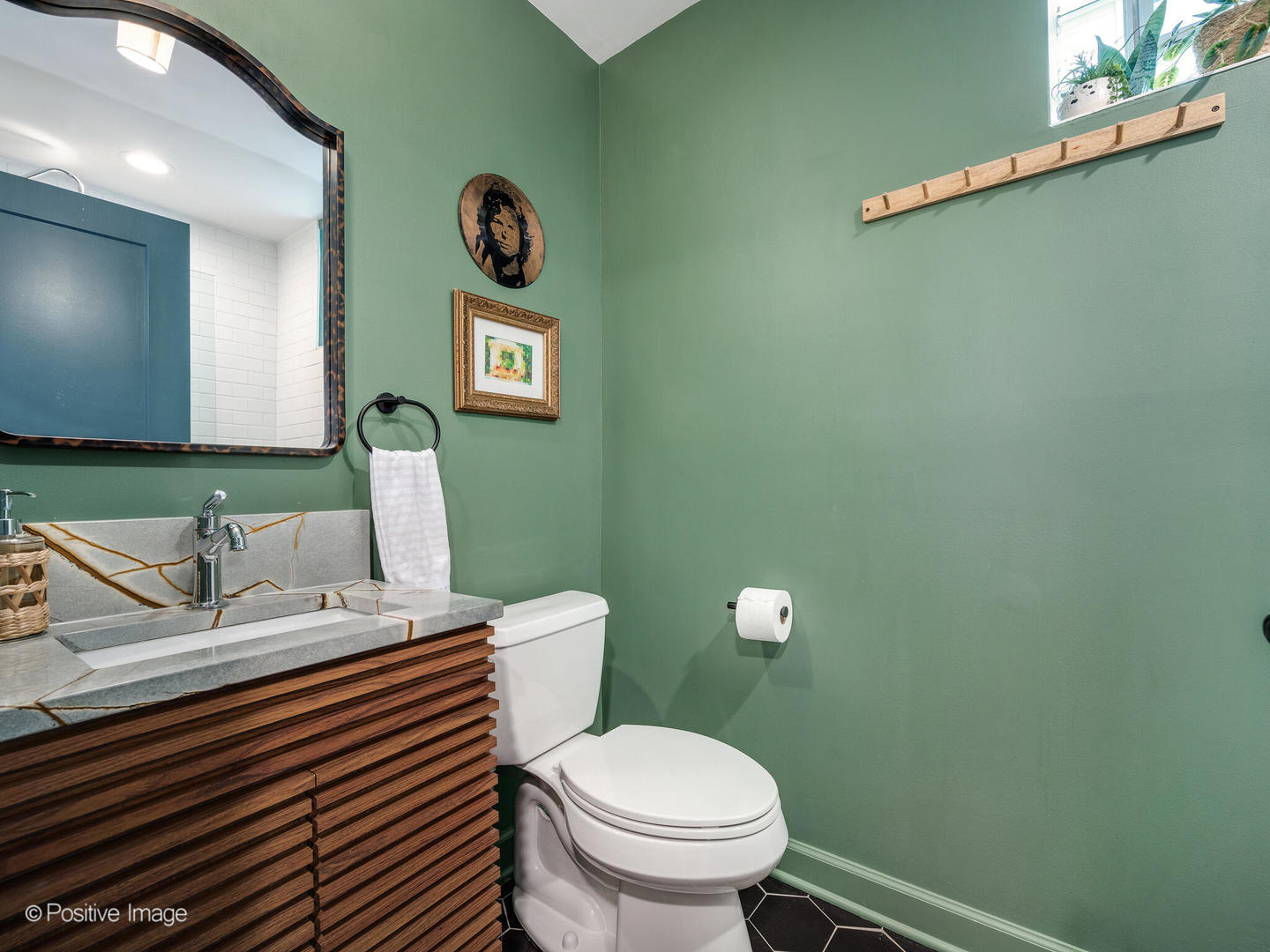 4017 N Whipple Street