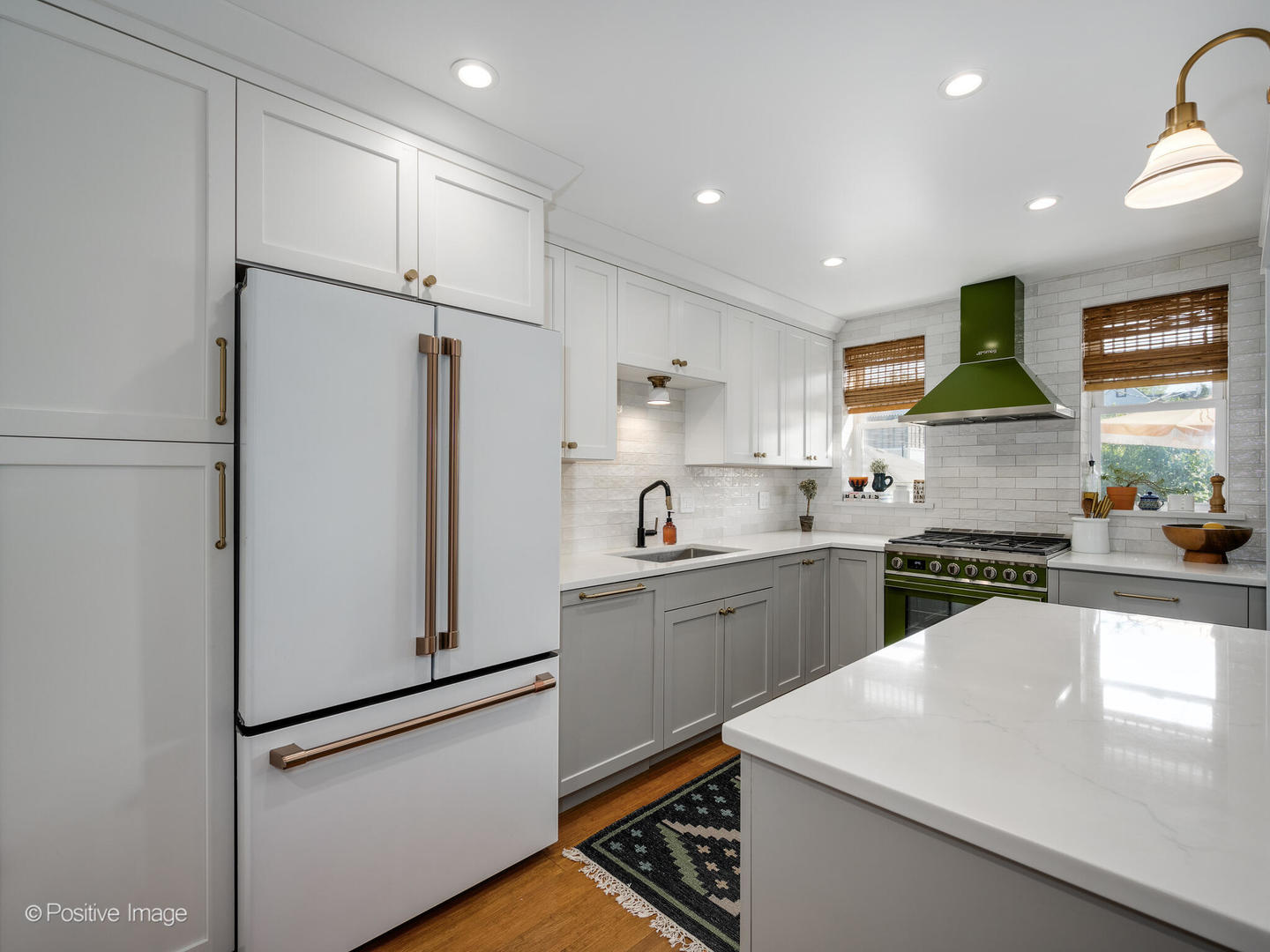 4017 N Whipple Street