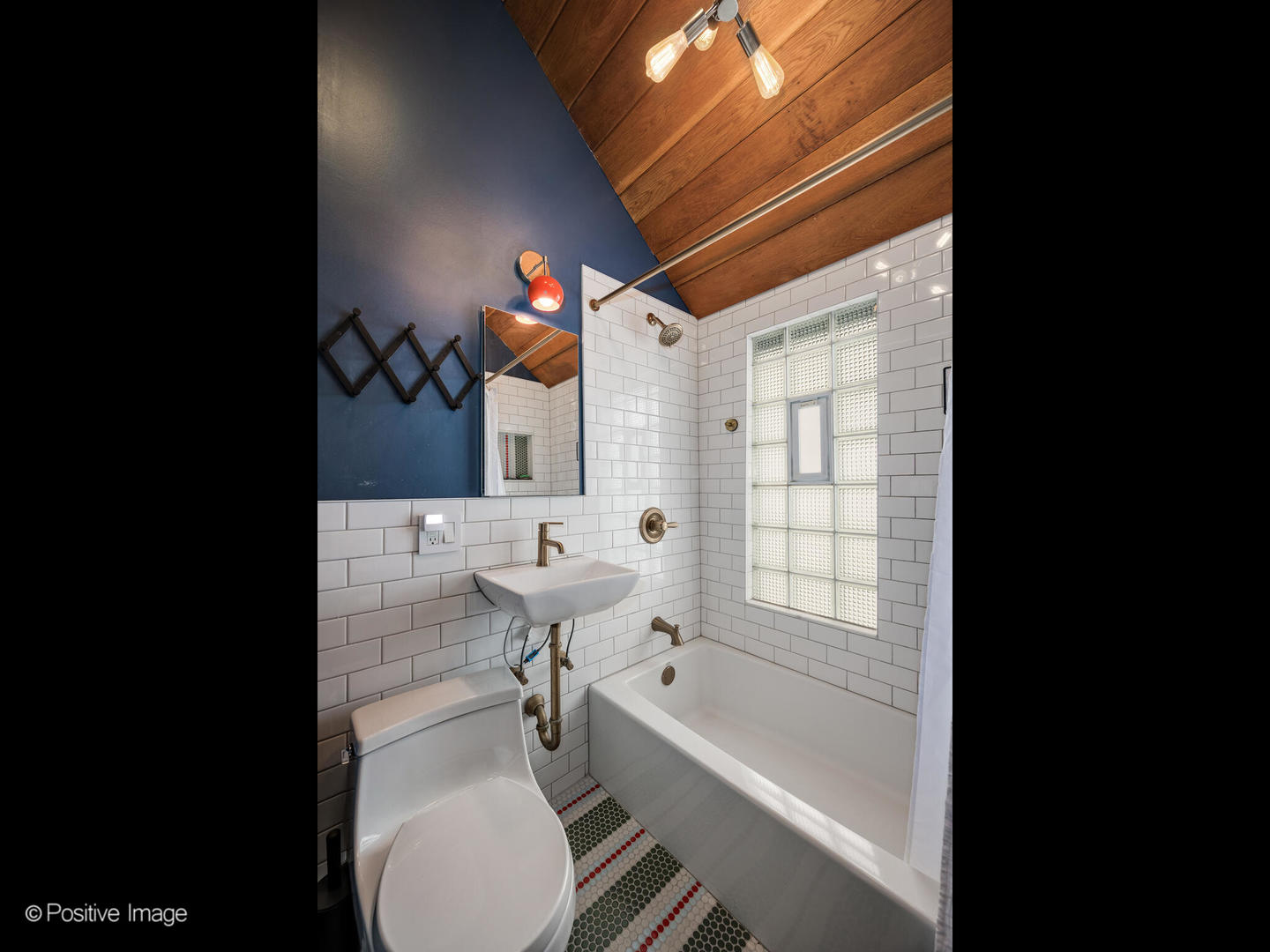 4017 N Whipple Street