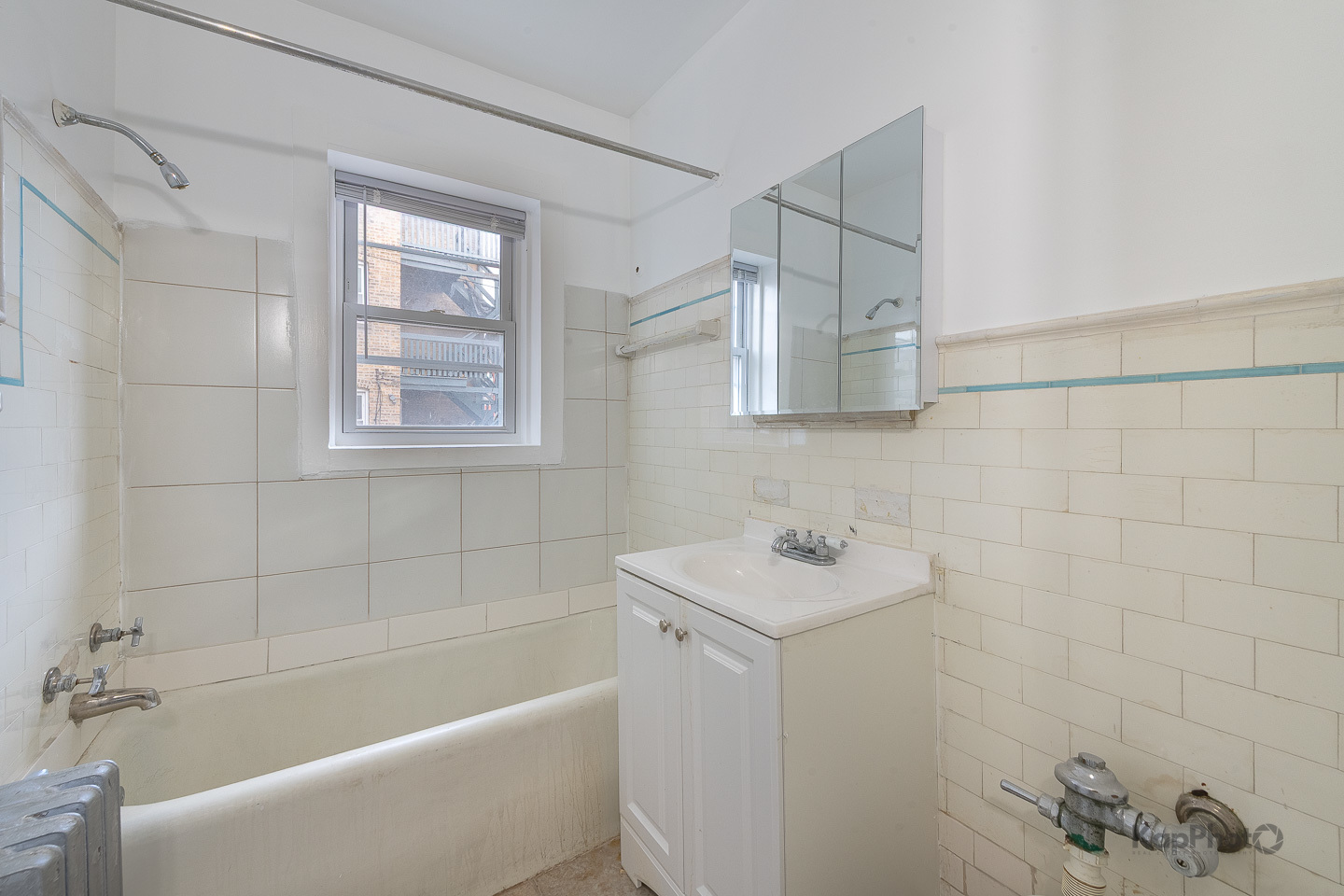 2250 W Rosemont Avenue