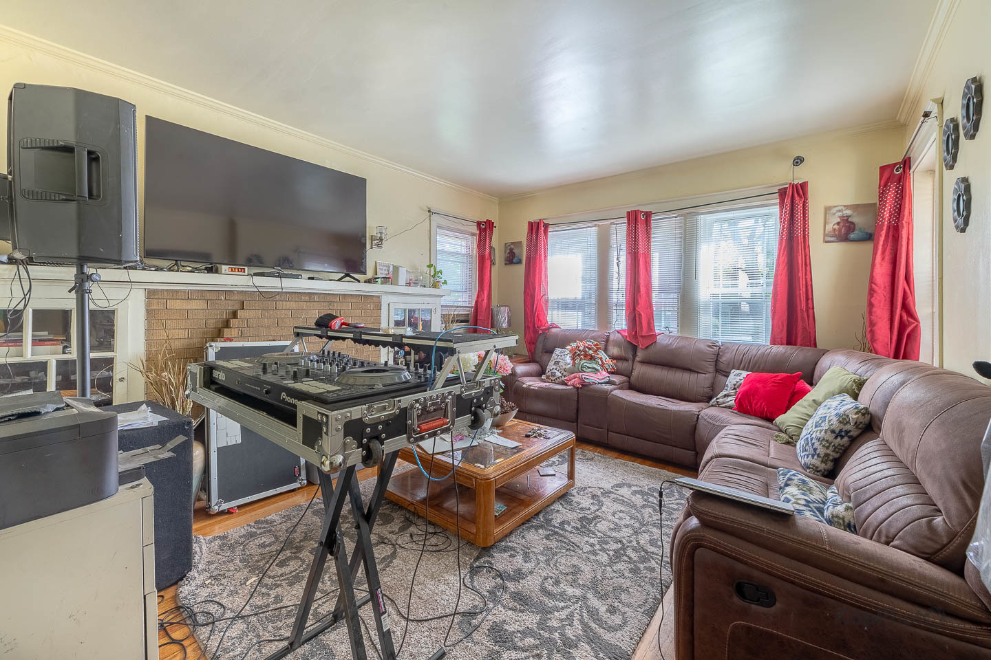 1632 N Linder Avenue