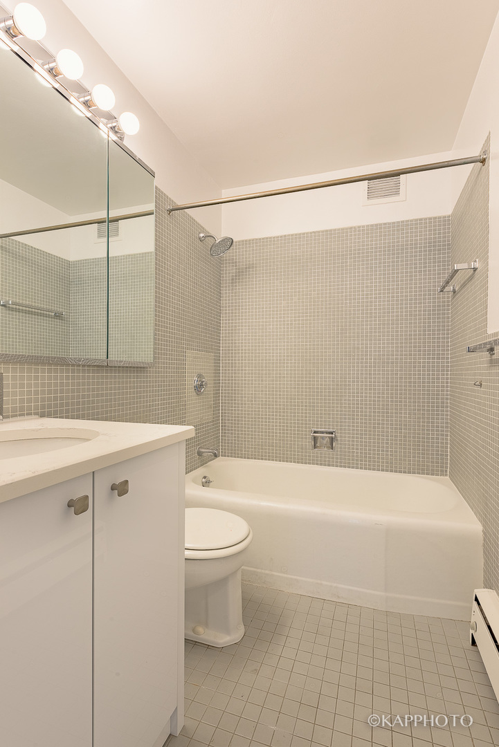 3600 N Lake Shore Drive Unit: 1603