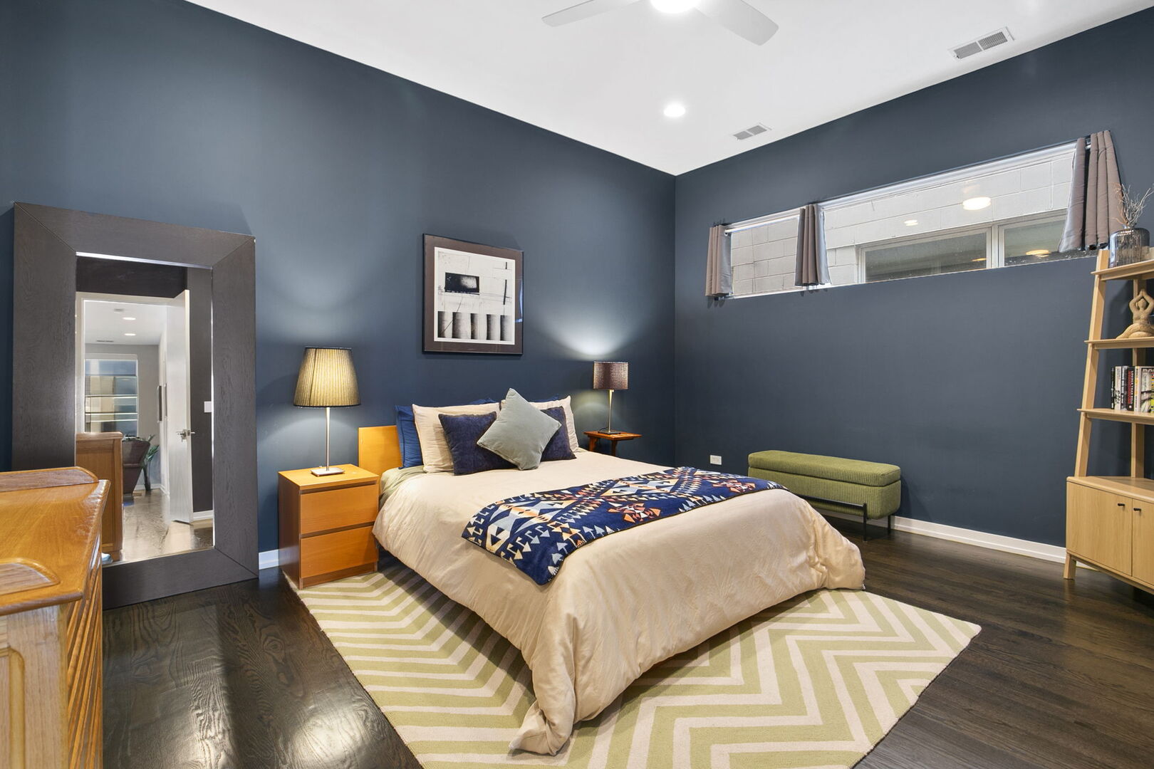 756 N Leavitt Street Unit: 3NW