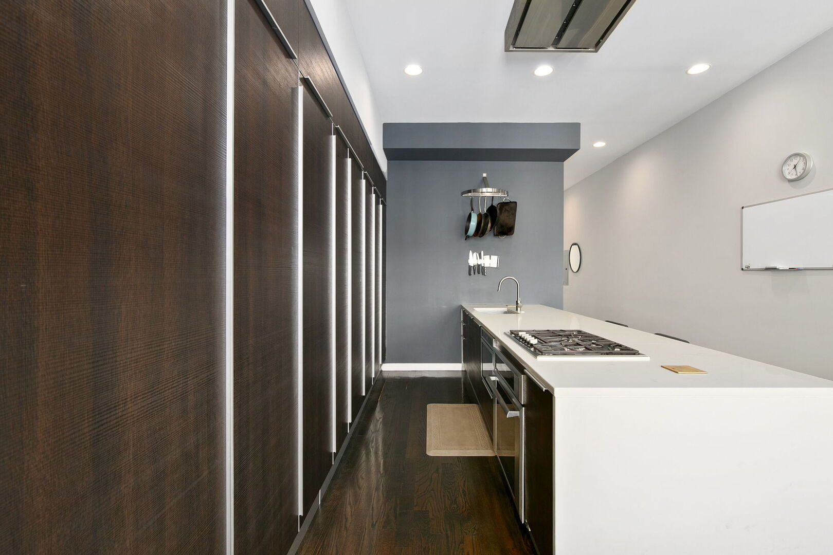 756 N Leavitt Street Unit: 3NW