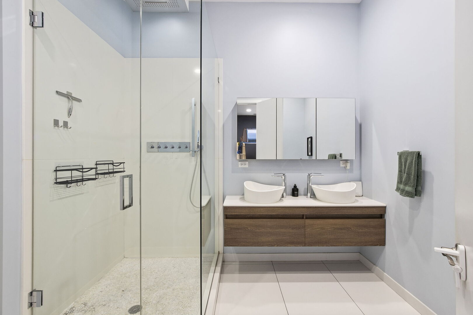 756 N Leavitt Street Unit: 3NW