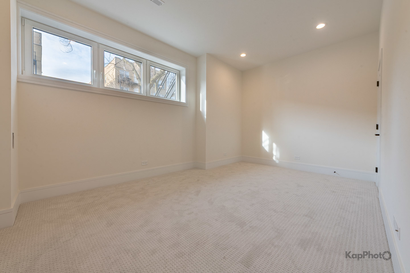 4017 N Albany Avenue