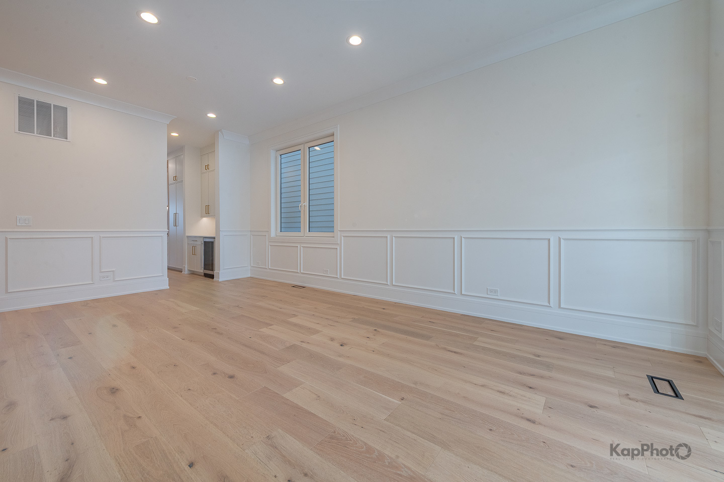 4017 N Albany Avenue