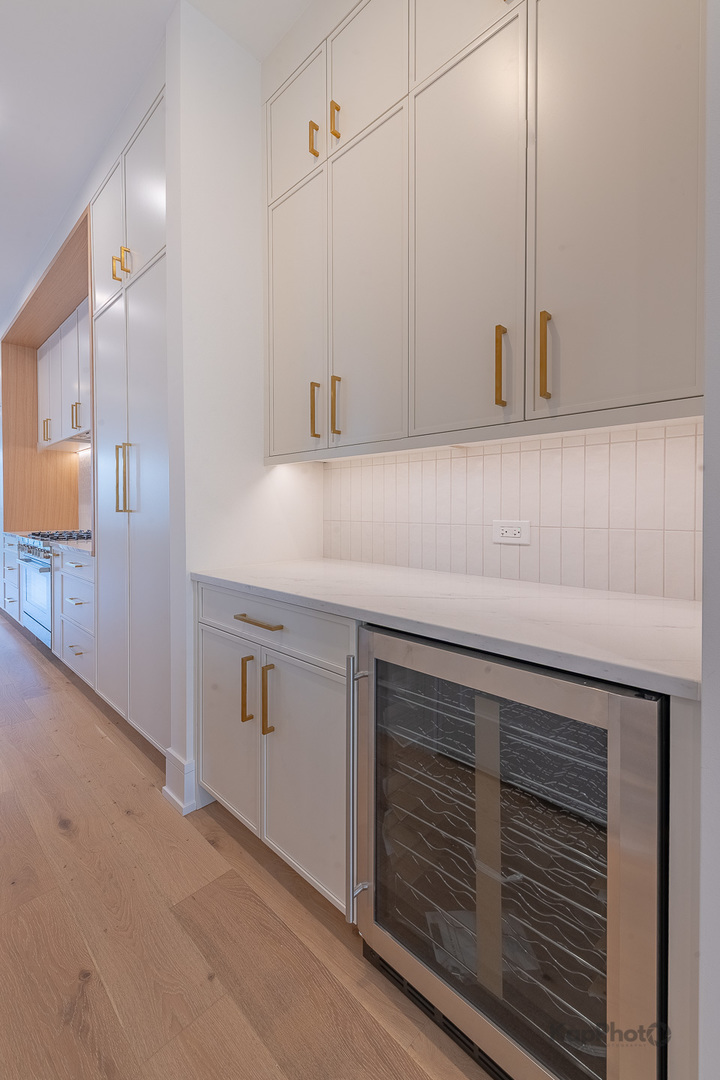 4017 N Albany Avenue