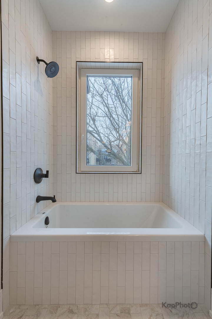 4017 N Albany Avenue