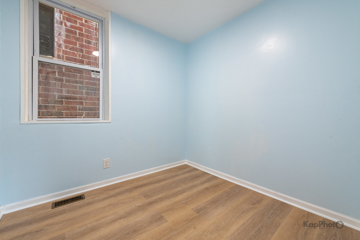 2821 S Emerald Avenue Unit: 1R