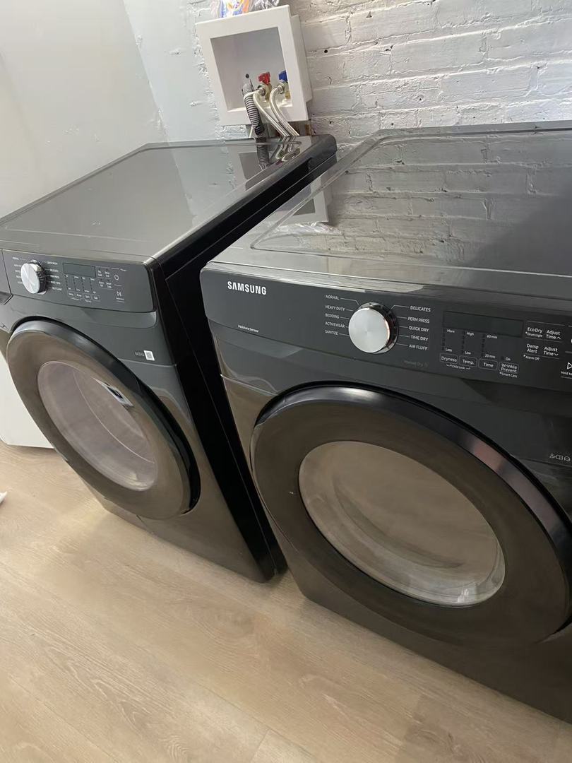 2821 S Emerald Avenue Unit: 1R