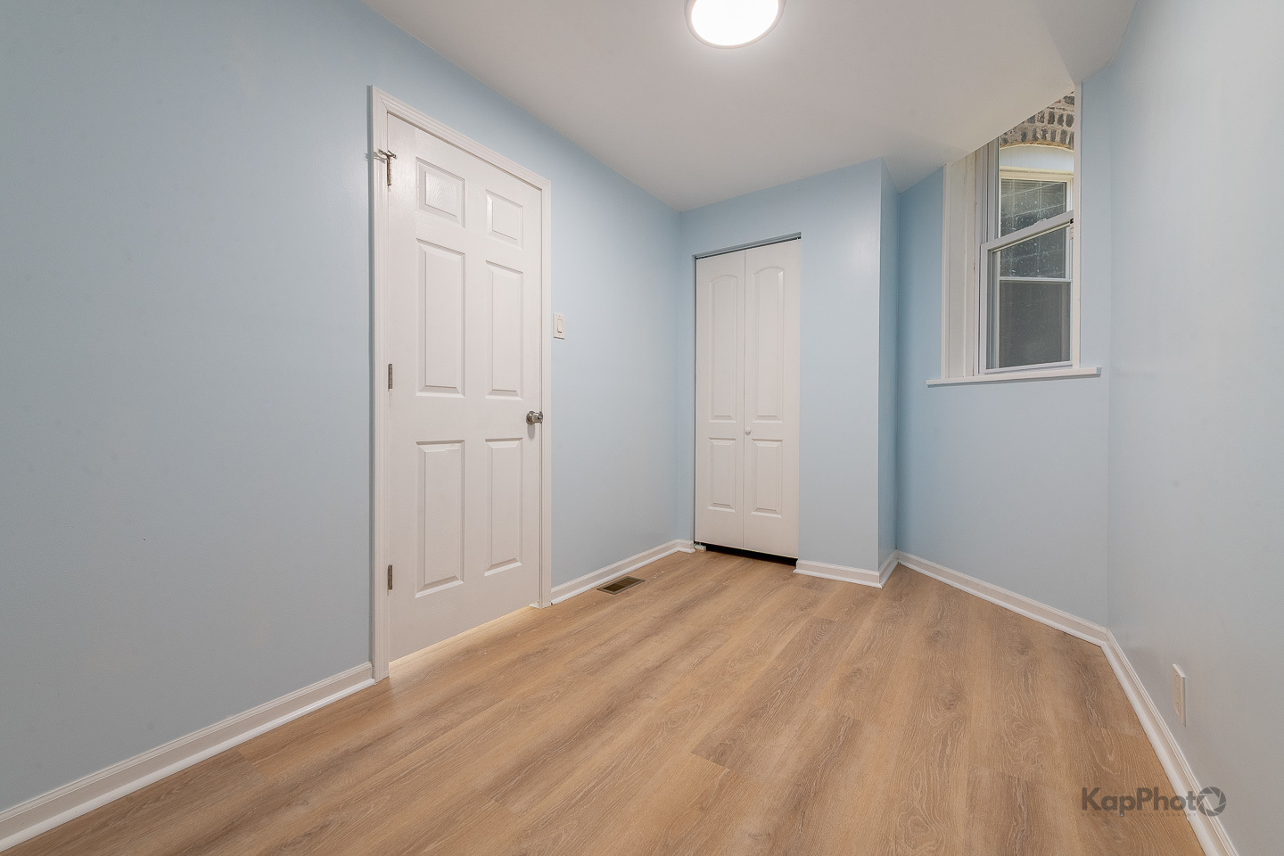 2821 S Emerald Avenue Unit: 1R