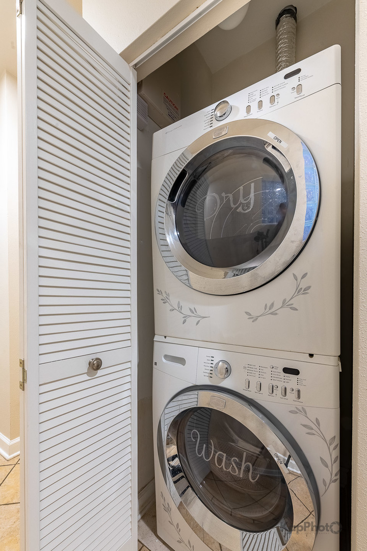 2705 W Congress Parkway