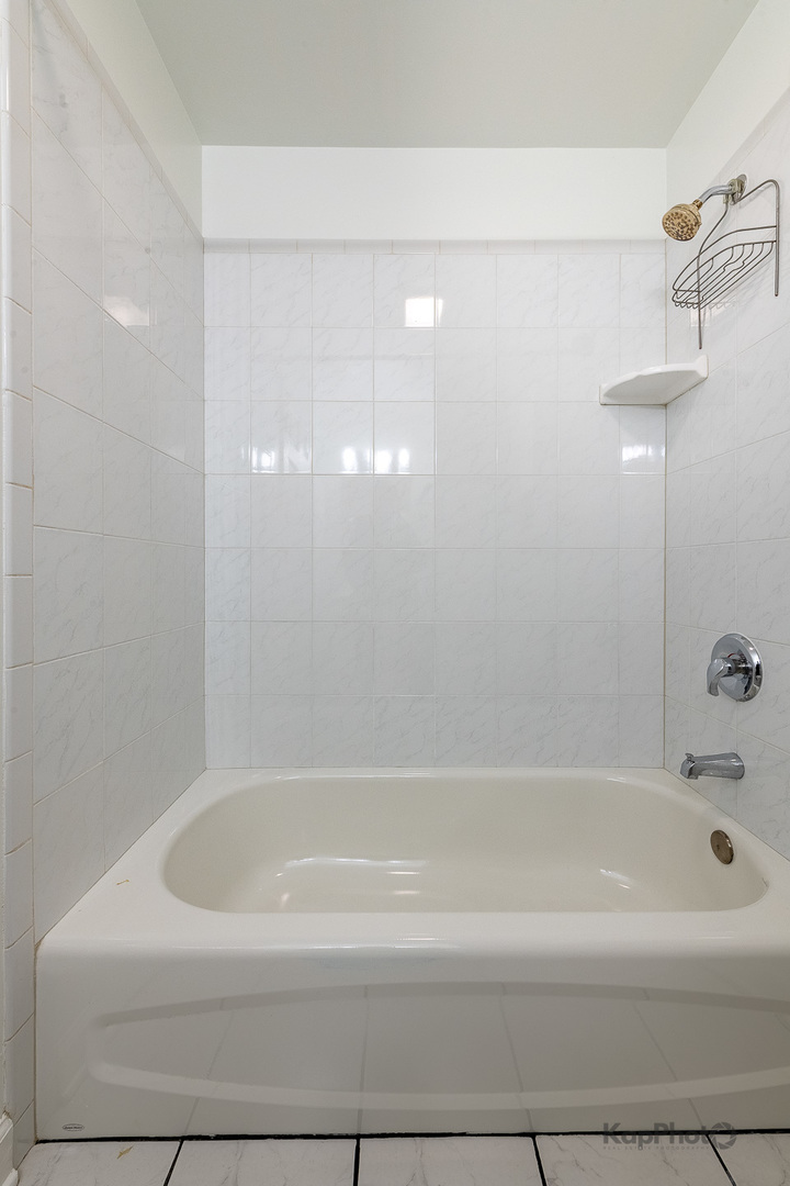 2705 W Congress Parkway