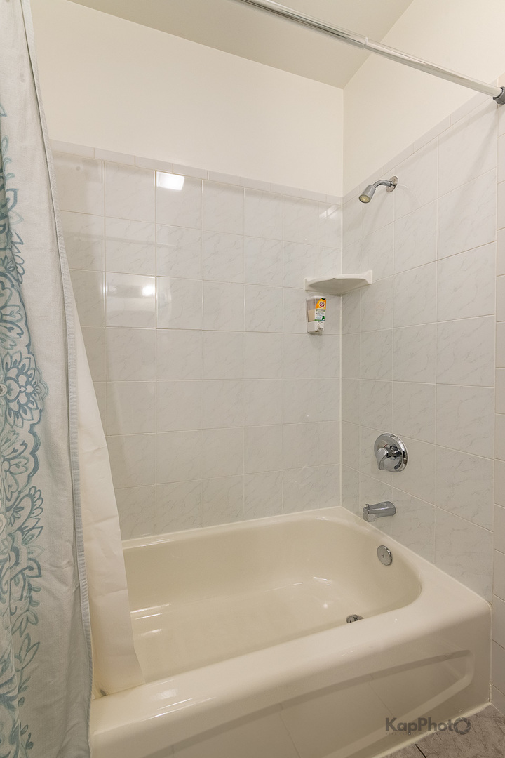 2705 W Congress Parkway