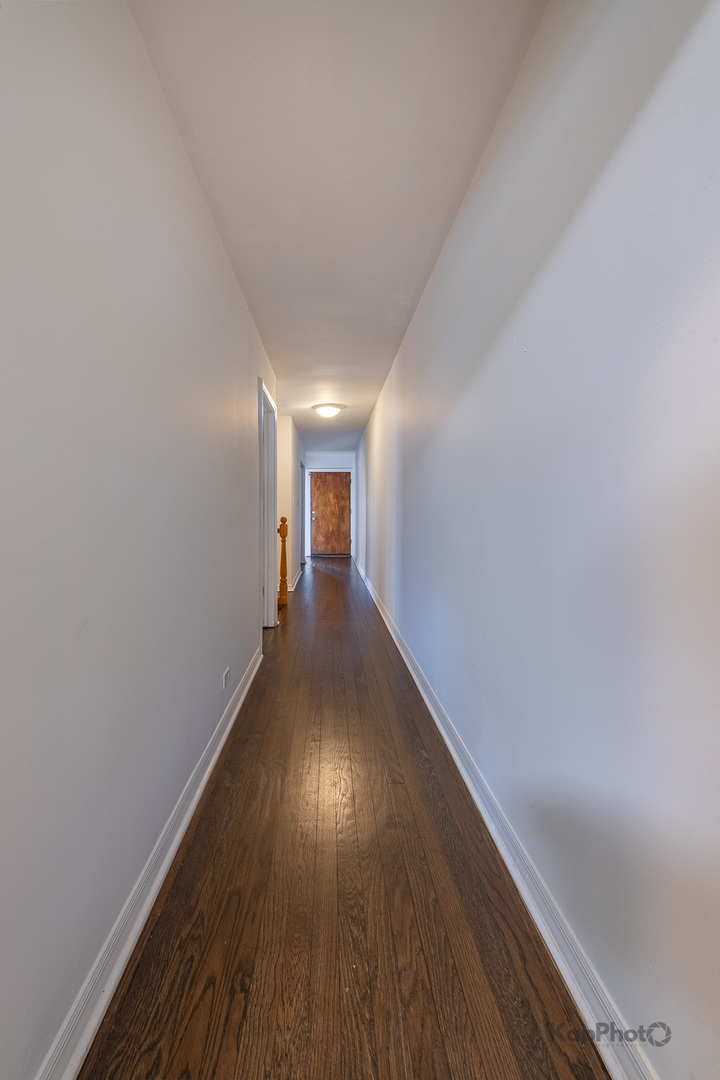 2041 W Jarvis Avenue Unit: 1W