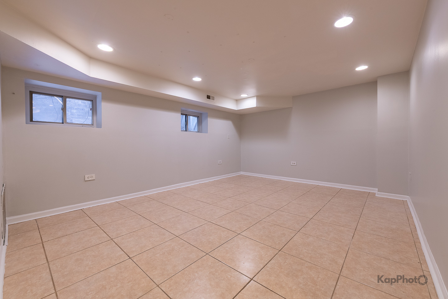 2041 W Jarvis Avenue Unit: 1W