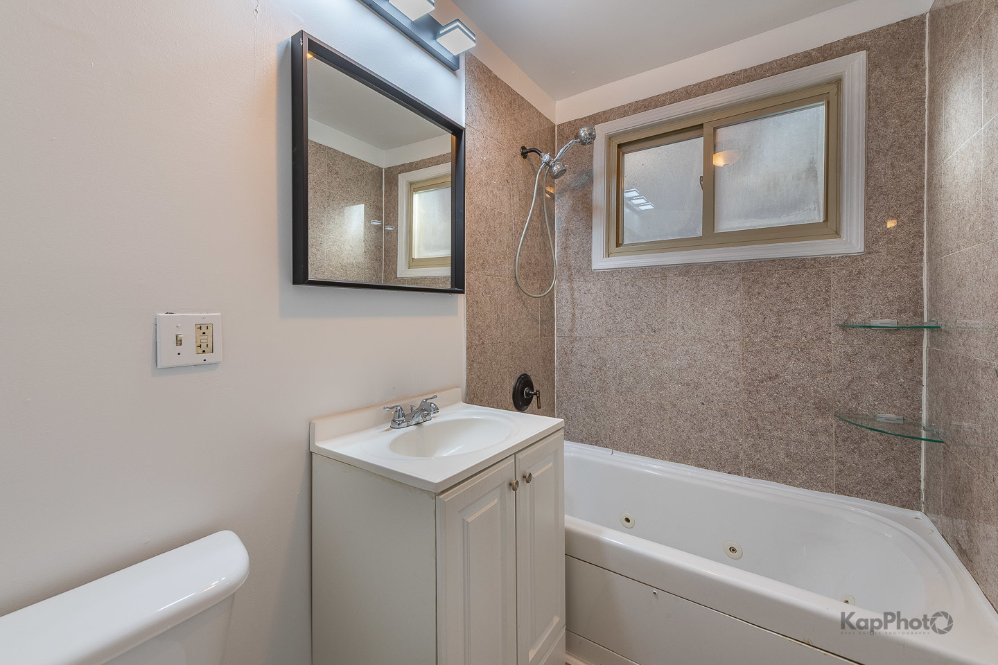 2041 W Jarvis Avenue Unit: 1W