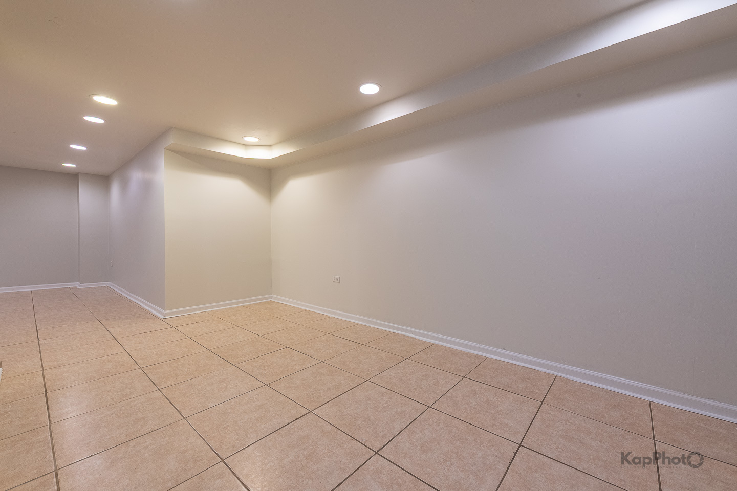 2041 W Jarvis Avenue Unit: 1W