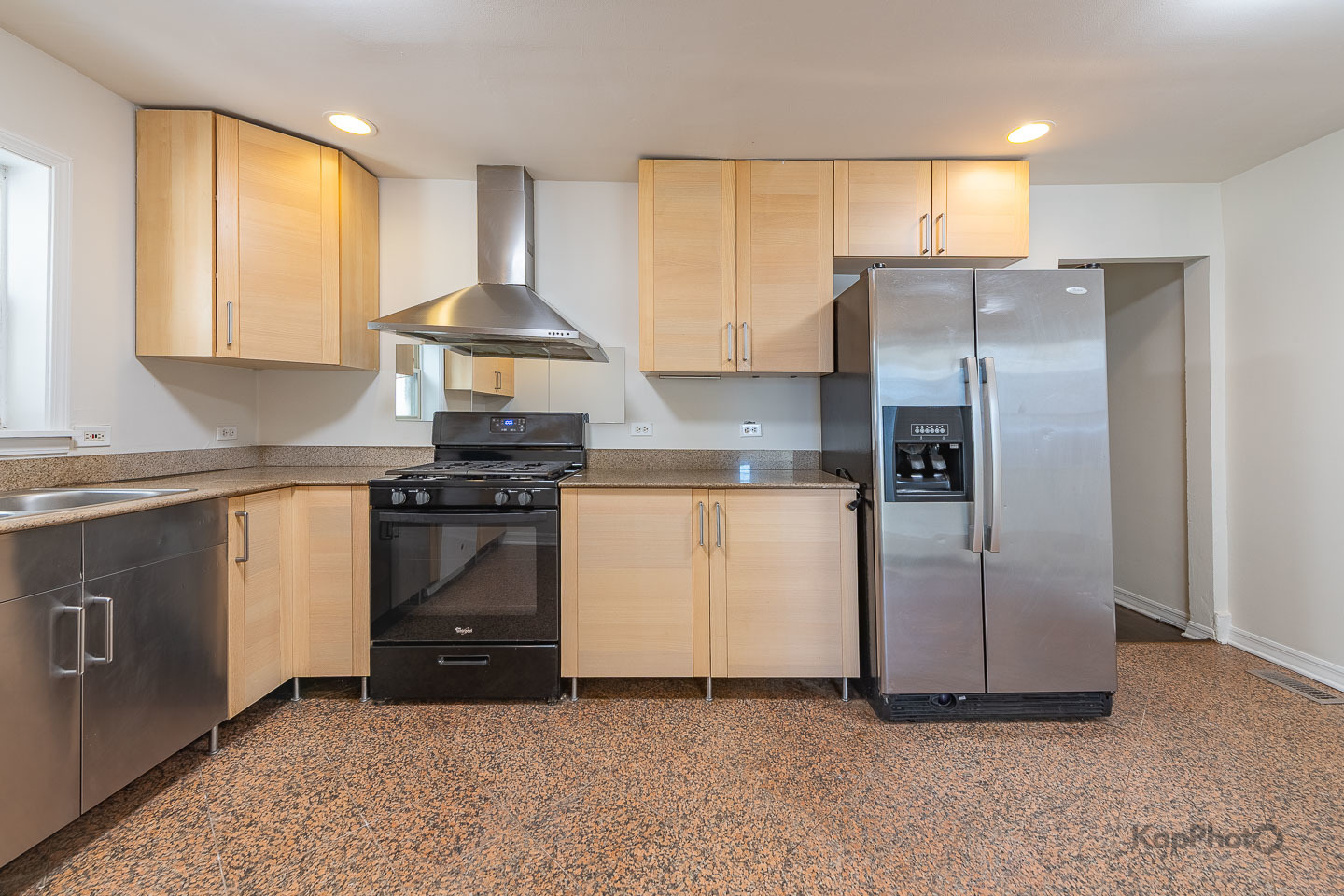 2041 W Jarvis Avenue Unit: 1W