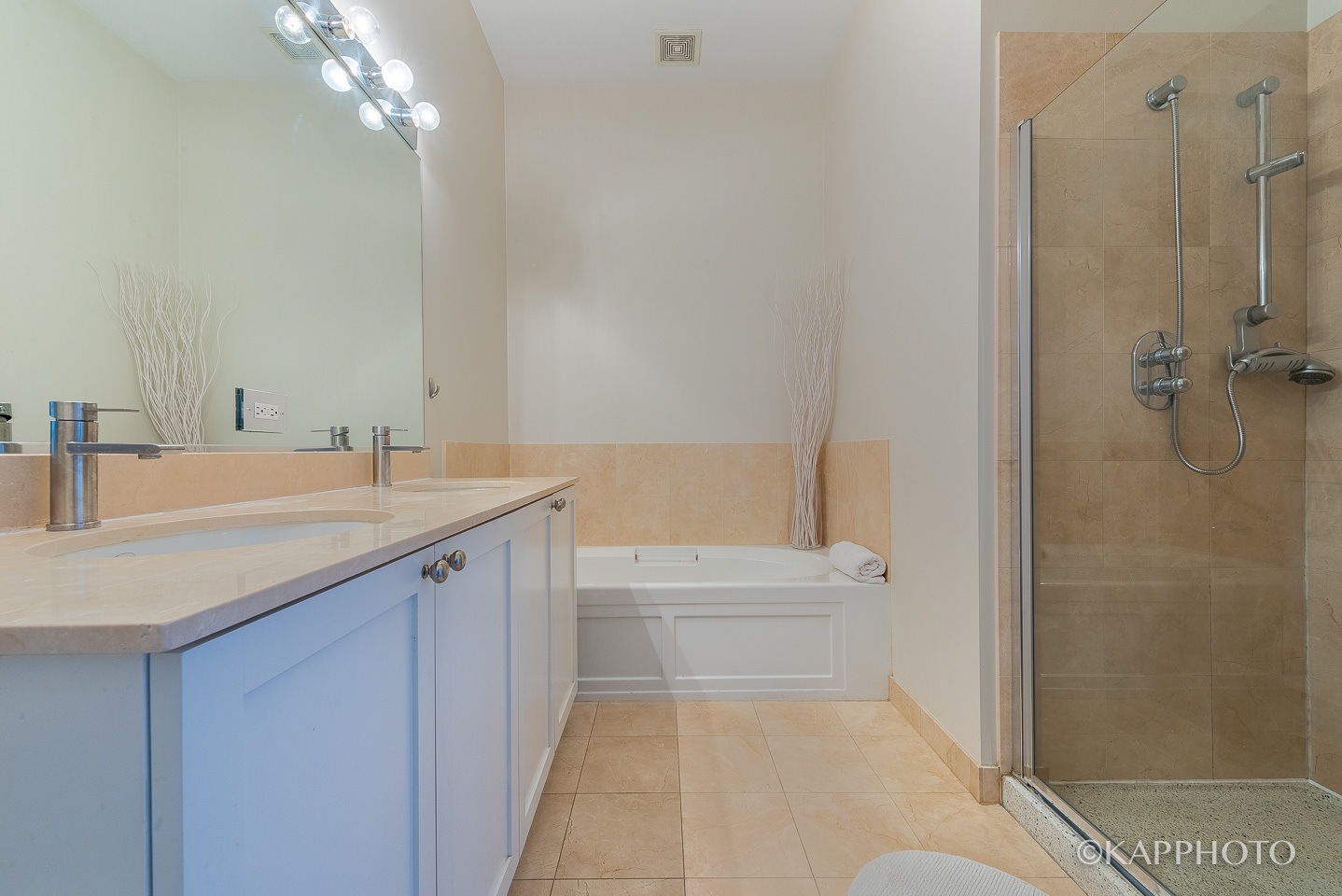 321 S SANGAMON Street Unit: 901