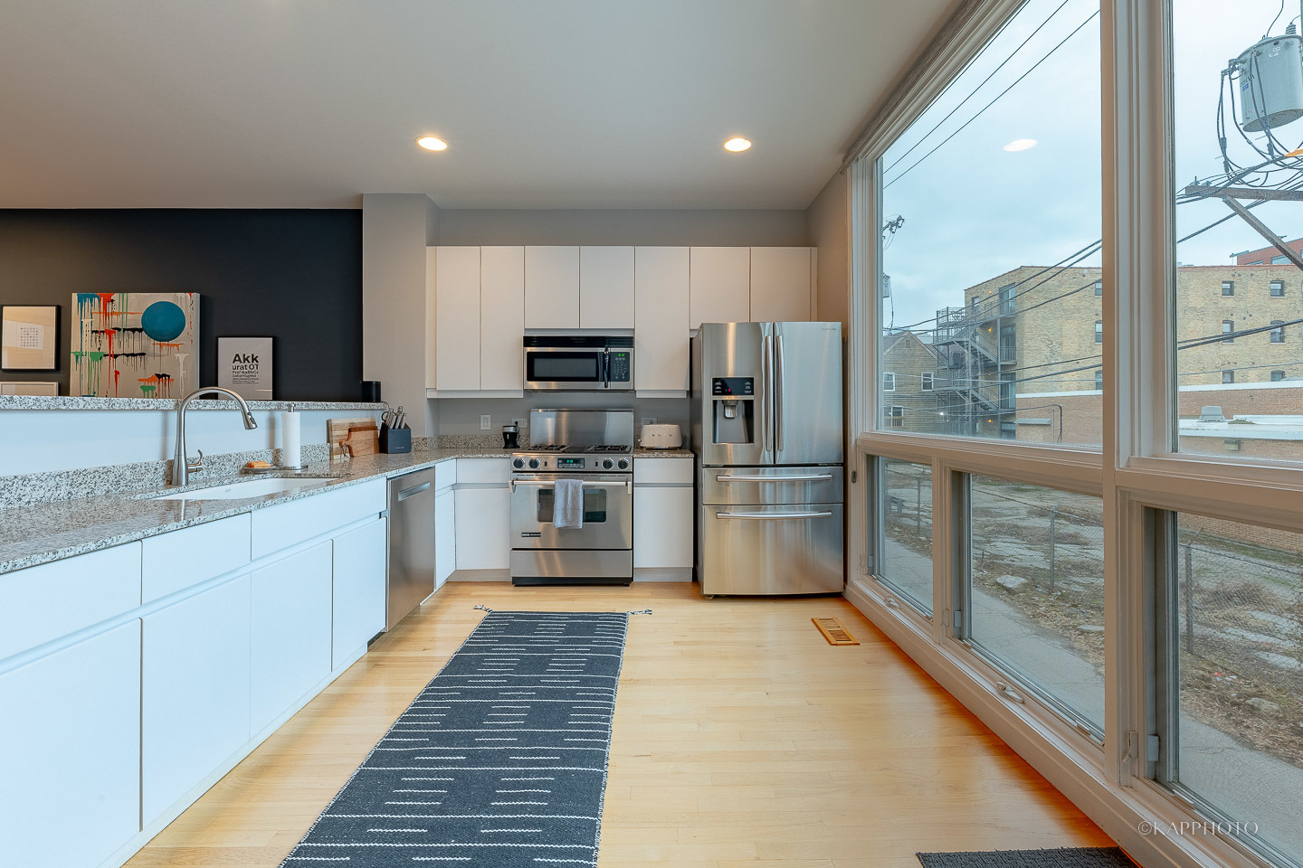 663 N Sangamon Street Unit: 3S