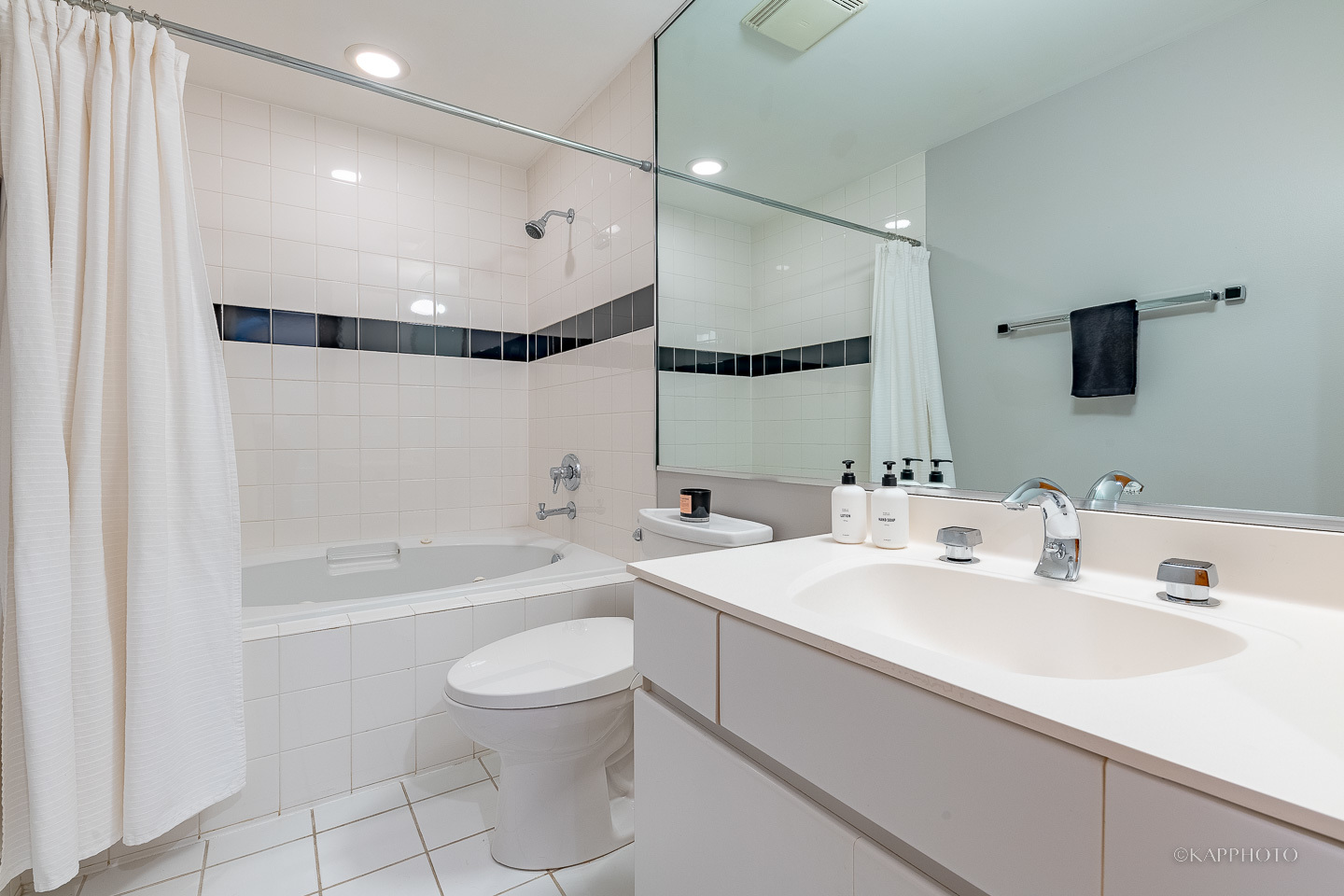 663 N Sangamon Street Unit: 3S