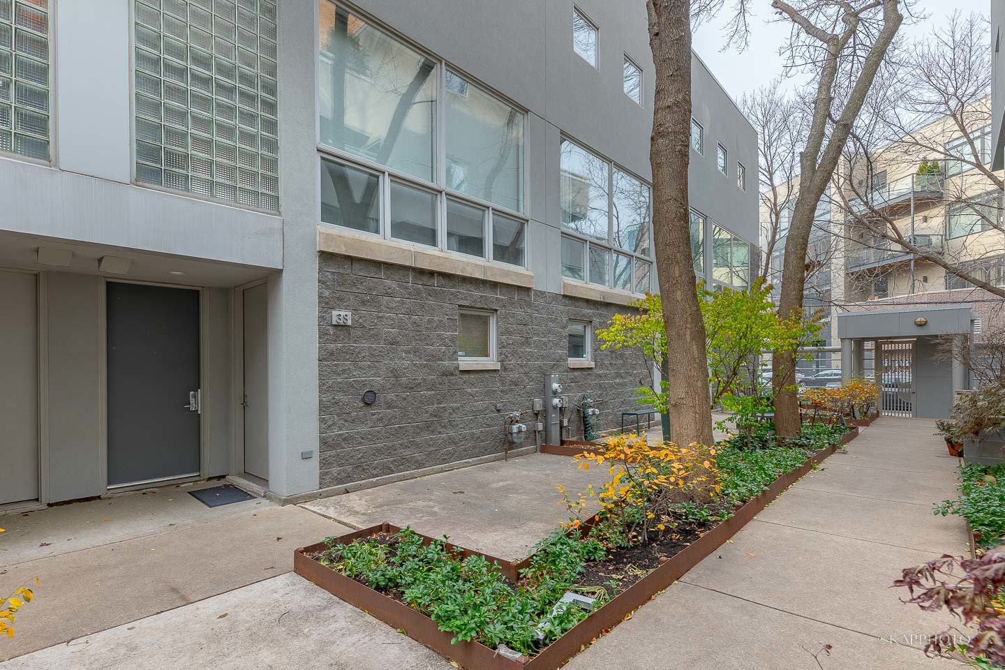 663 N Sangamon Street Unit: 3S