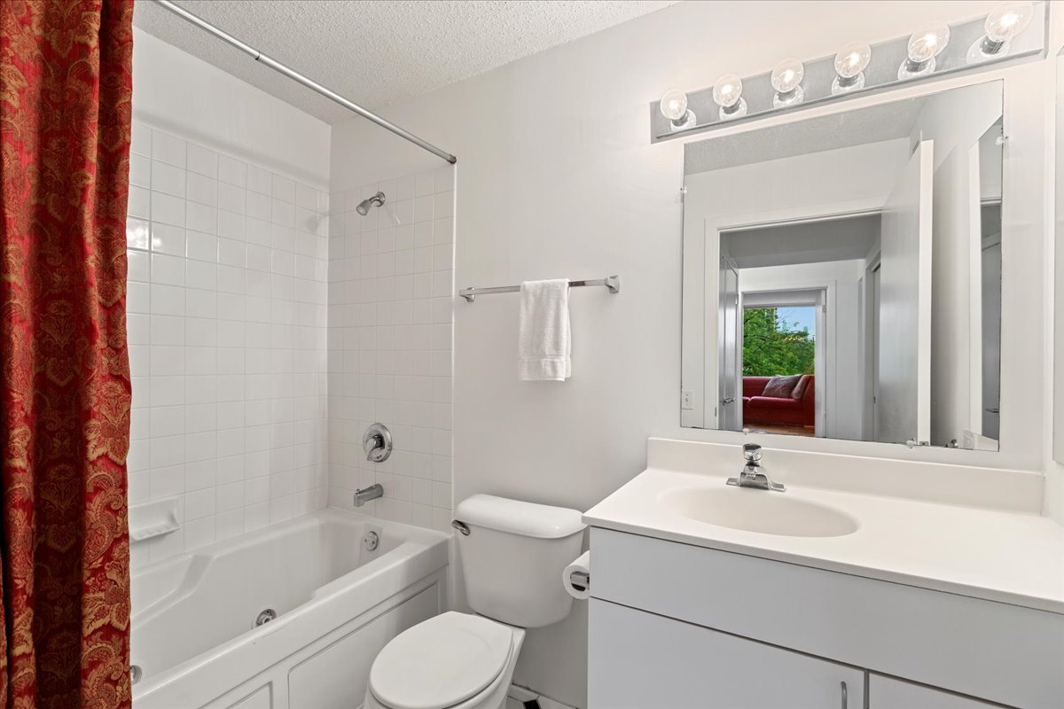 3115 S Michigan Avenue Unit: 301