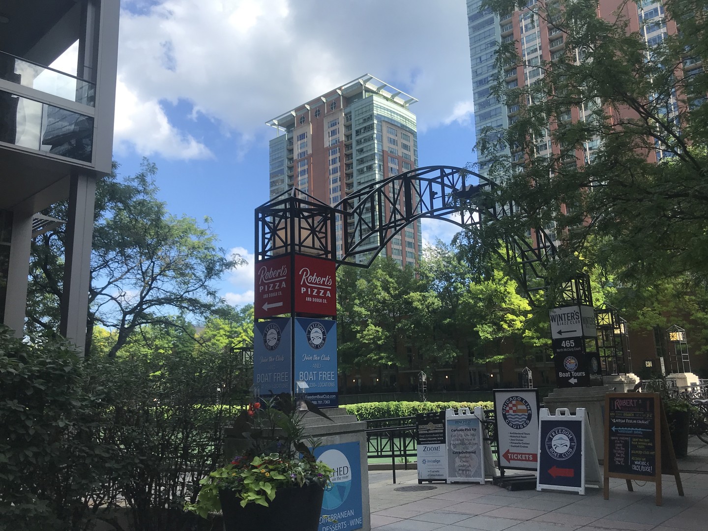 480 N McClurg Court Unit: 618