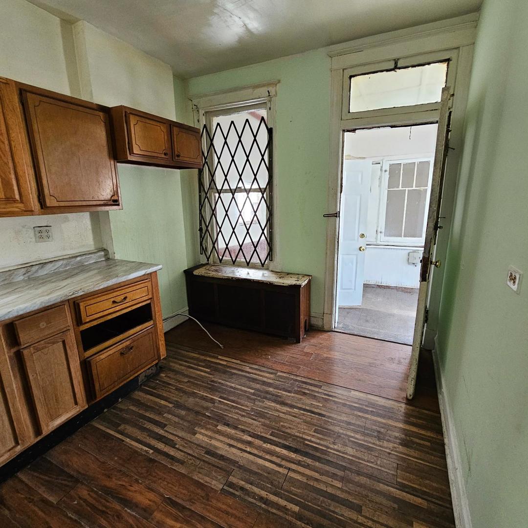 6936 S Dorchester Avenue