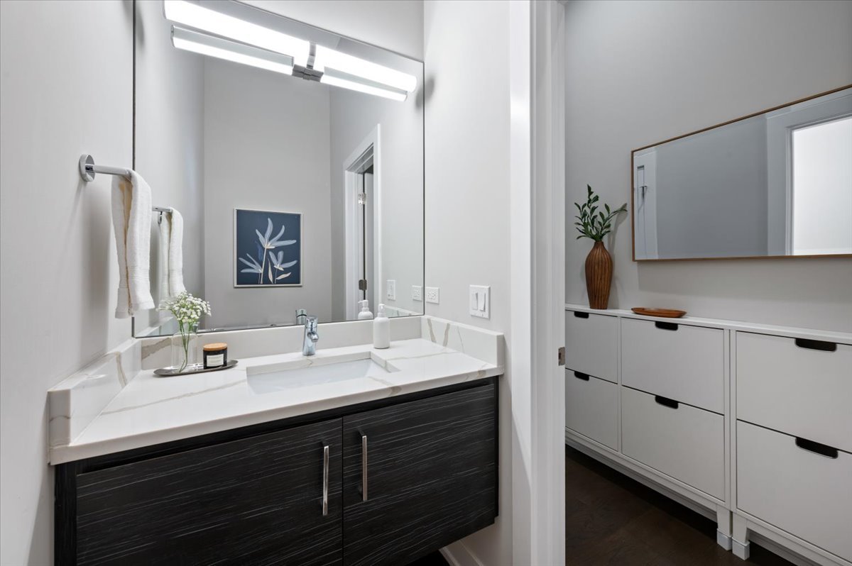 3024 W Armitage Avenue Unit: 3
