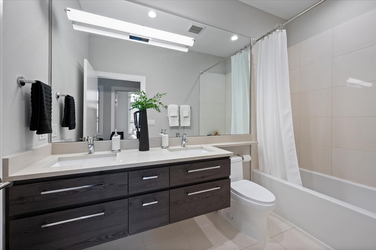 3024 W Armitage Avenue Unit: 3