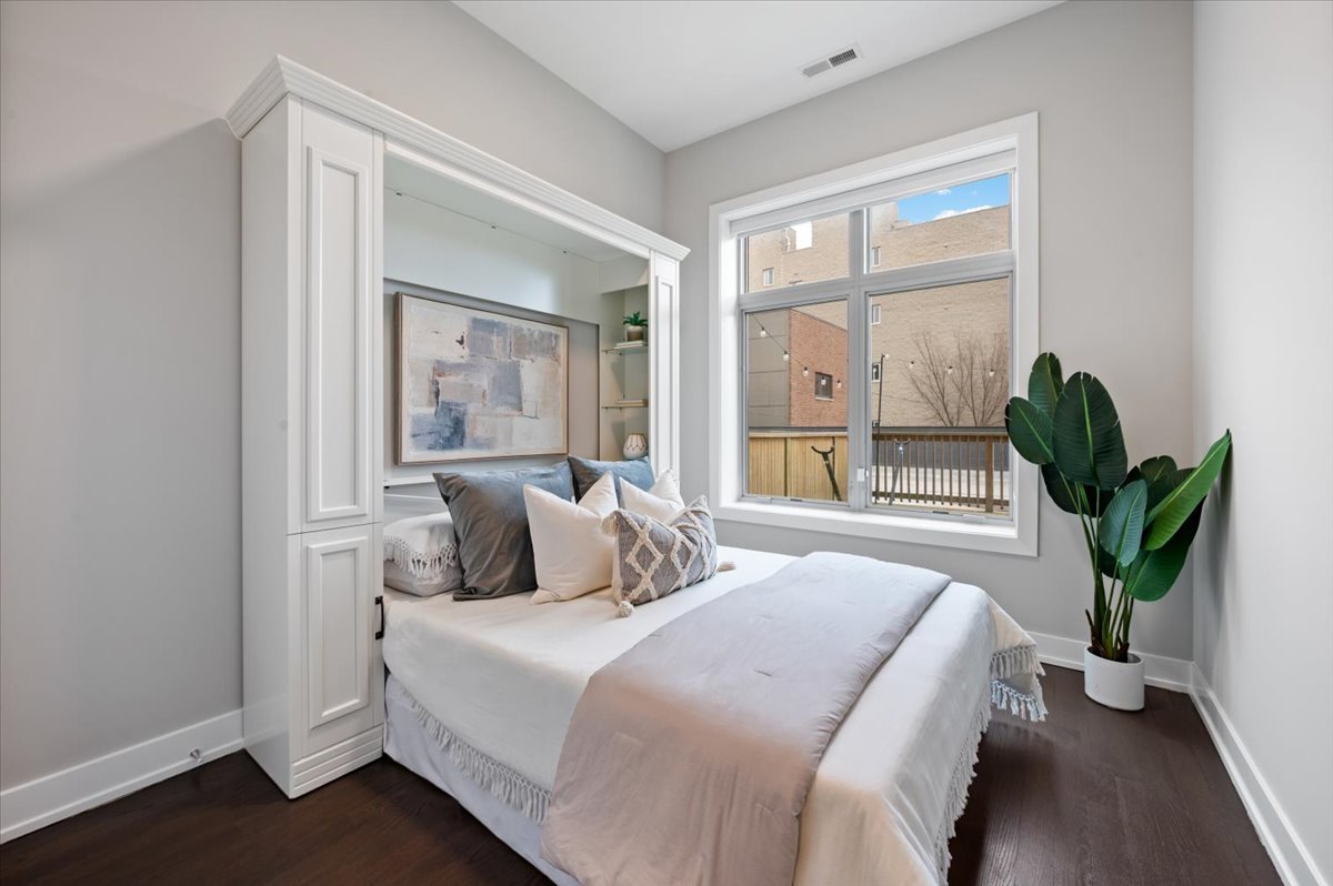 3024 W Armitage Avenue Unit: 3