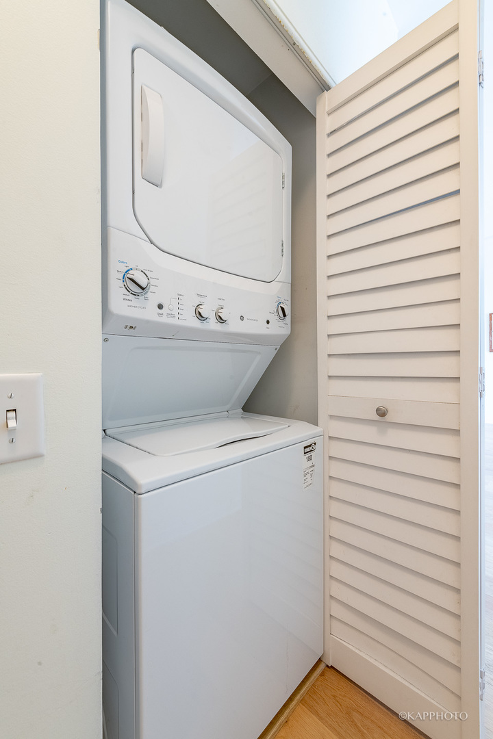 757 N Orleans Street Unit: 804