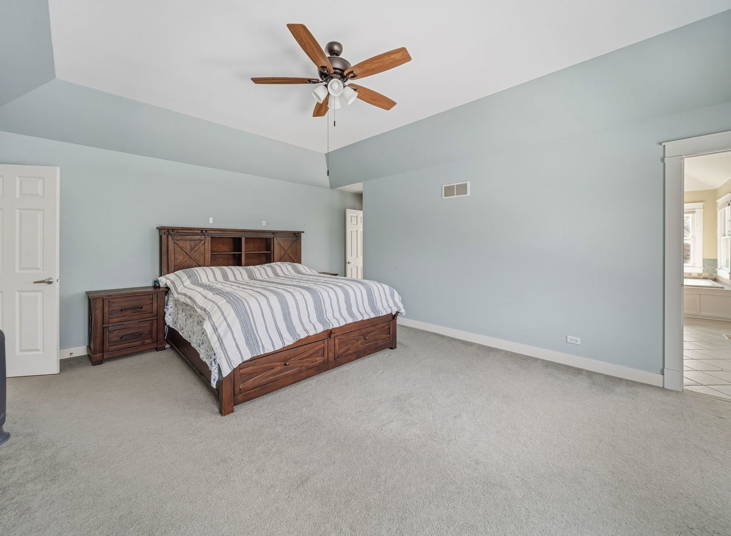 7N072 Willowbrook Drive