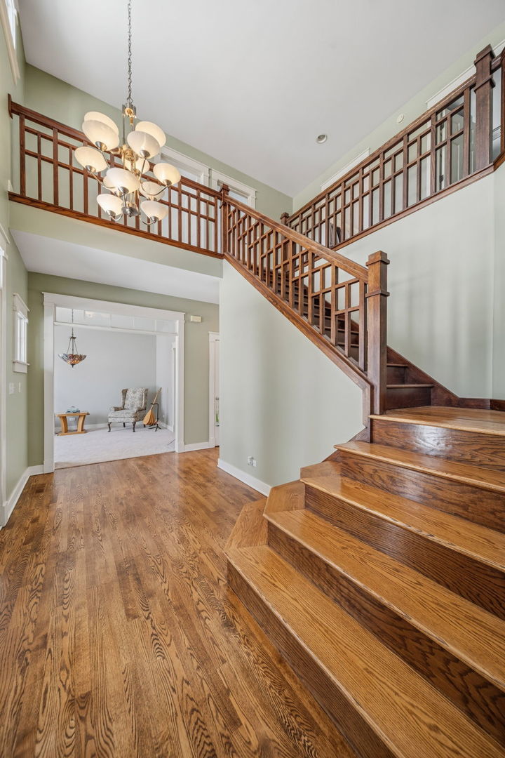 7N072 Willowbrook Drive