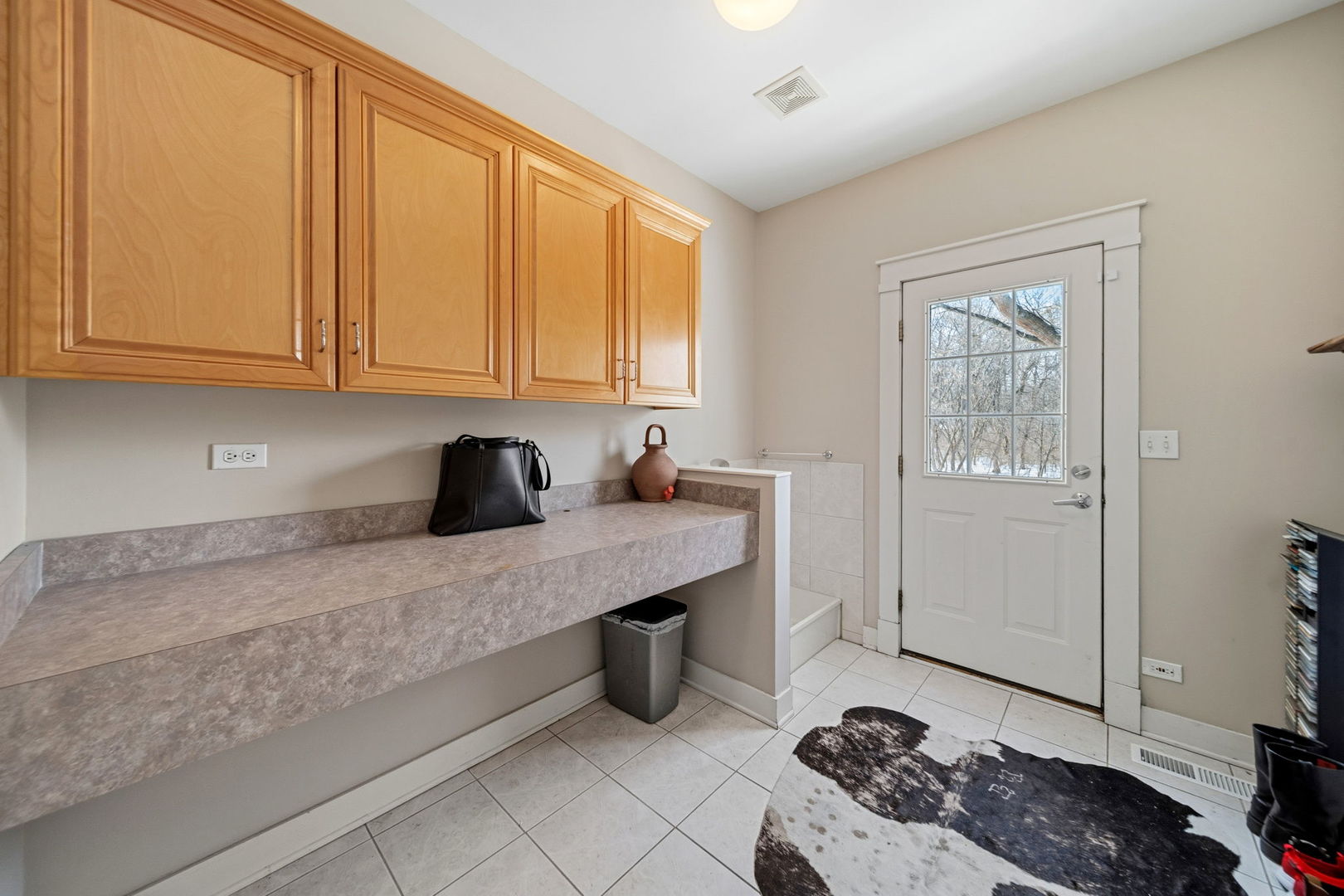 7N072 Willowbrook Drive