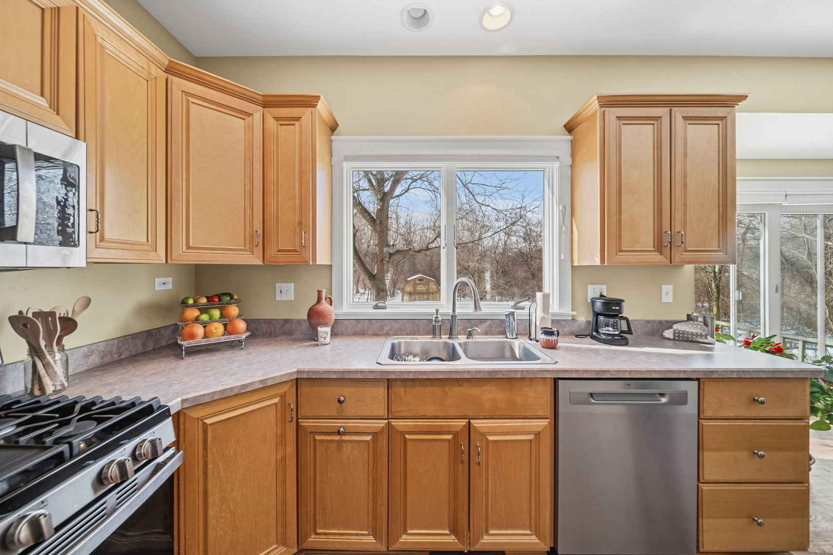 7N072 Willowbrook Drive