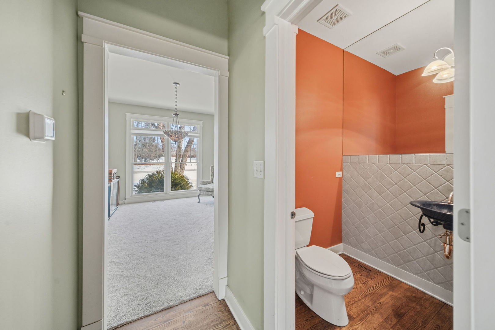 7N072 Willowbrook Drive