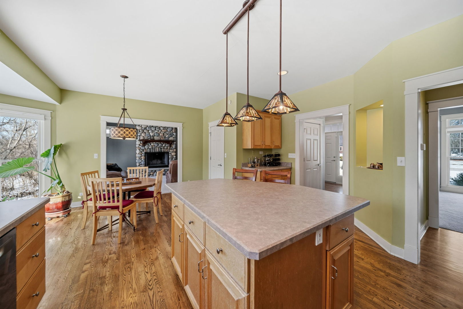 7N072 Willowbrook Drive