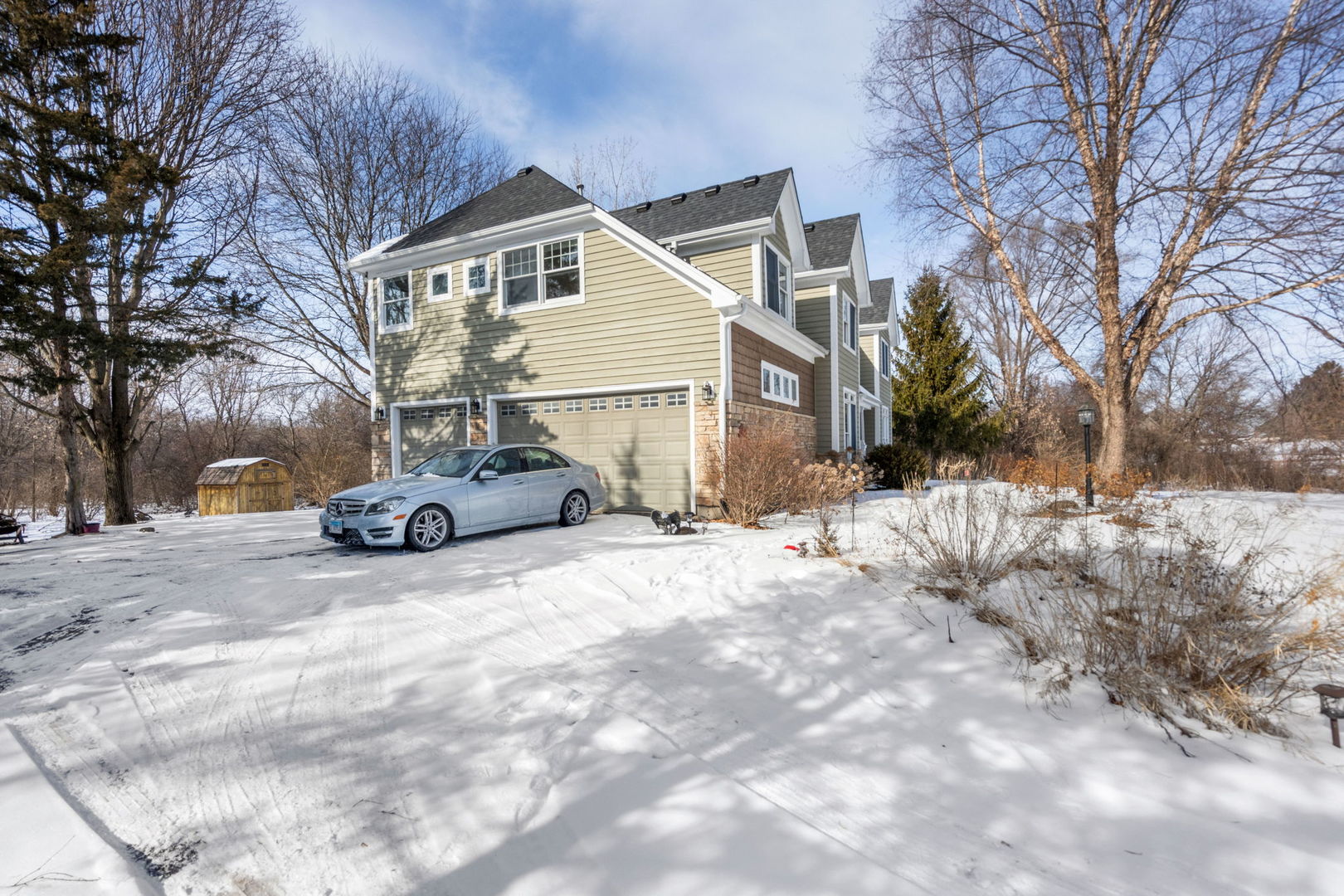 7N072 Willowbrook Drive