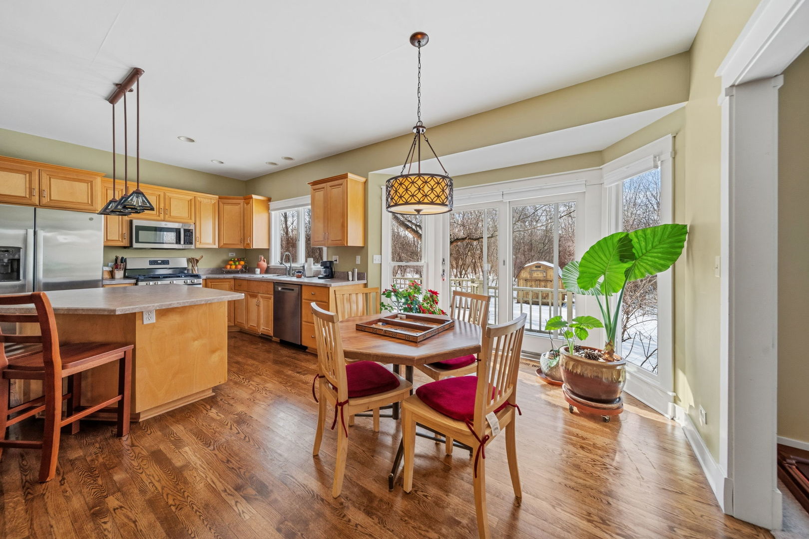 7N072 Willowbrook Drive