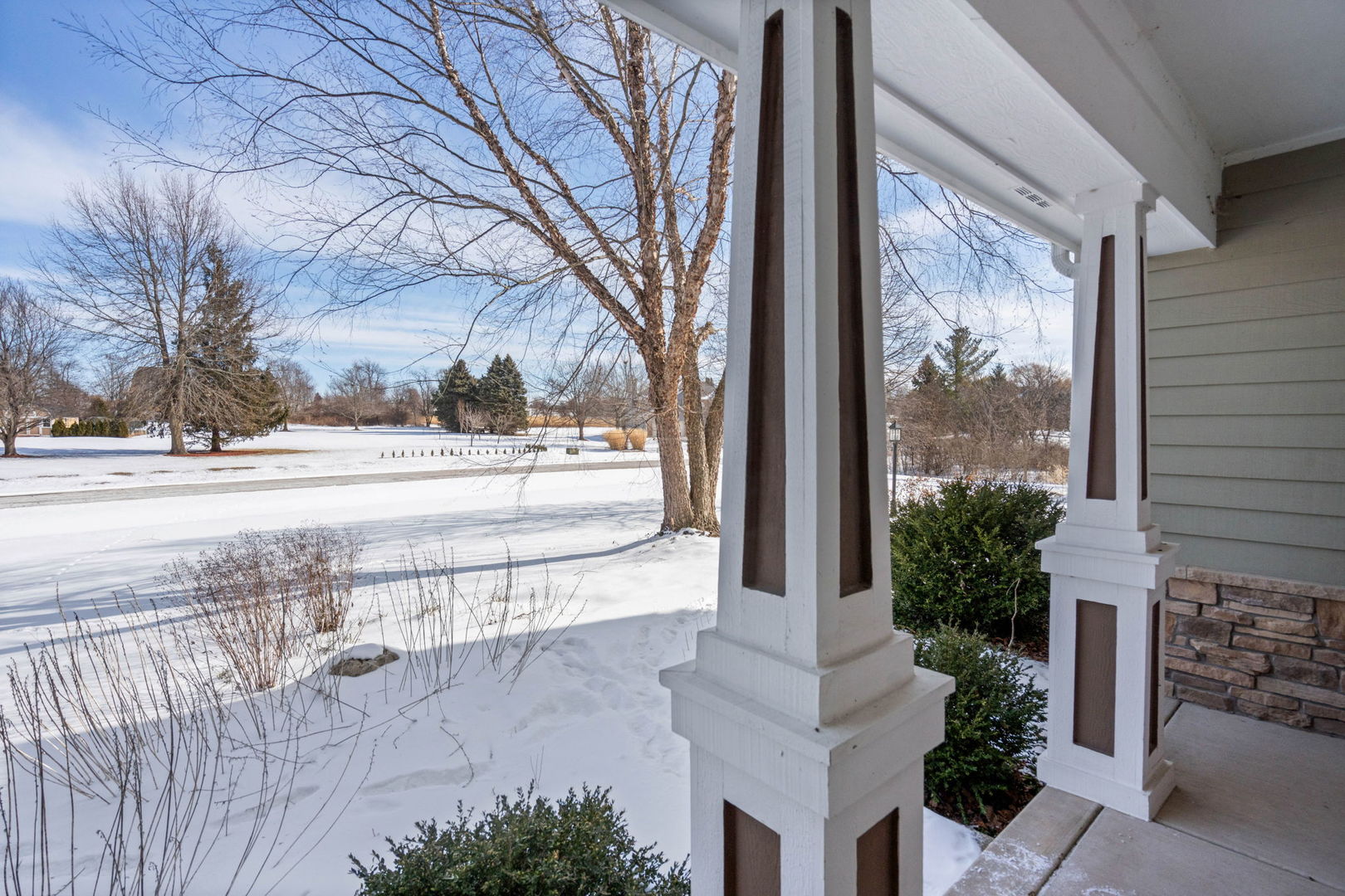 7N072 Willowbrook Drive