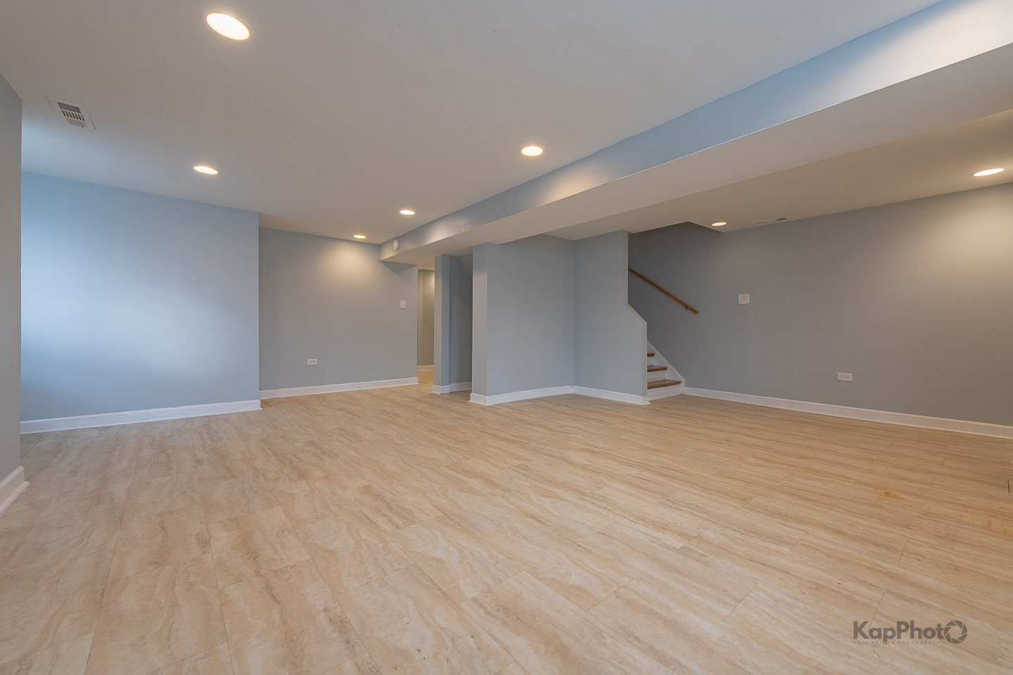 7750 S Saginaw Avenue Unit: 1