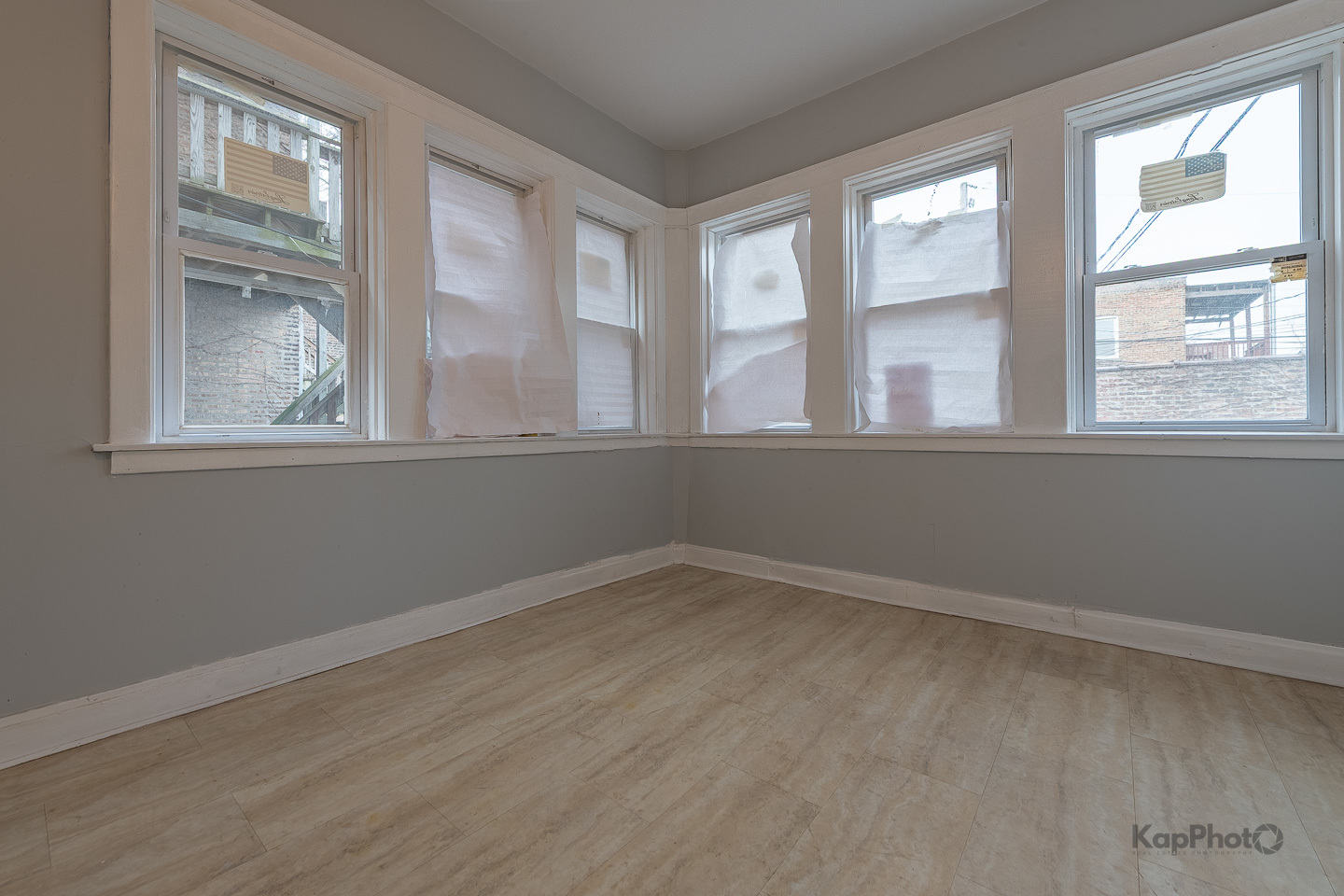 7750 S Saginaw Avenue Unit: 1